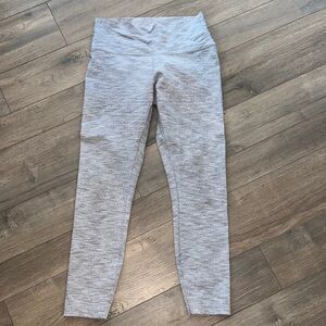 Lululemon wunder under - size 8